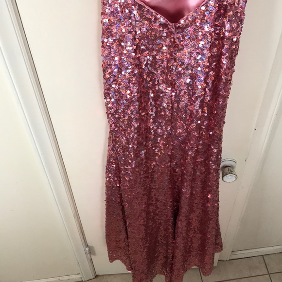 Train strapless sweetheart sequin dress - Picture 6 of 7
